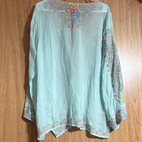 JHONY WAS Floral Embroidered Women's Top - Picture 10 of 16